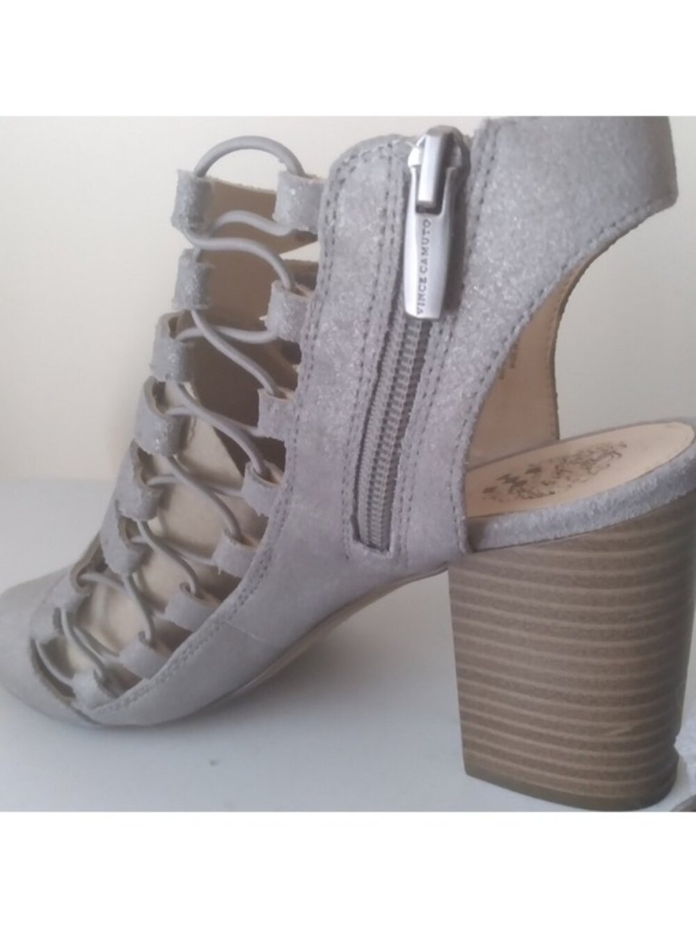 Vince Camuto Silver Gray Shimmery Bungee Strappy Evening Stacked Block Heels 8.5 - Picture 2 of 11